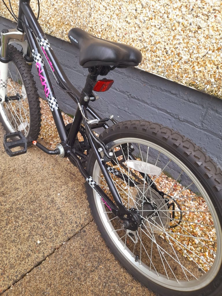 Apollo Chaos kids mountain bike 20inch wheel