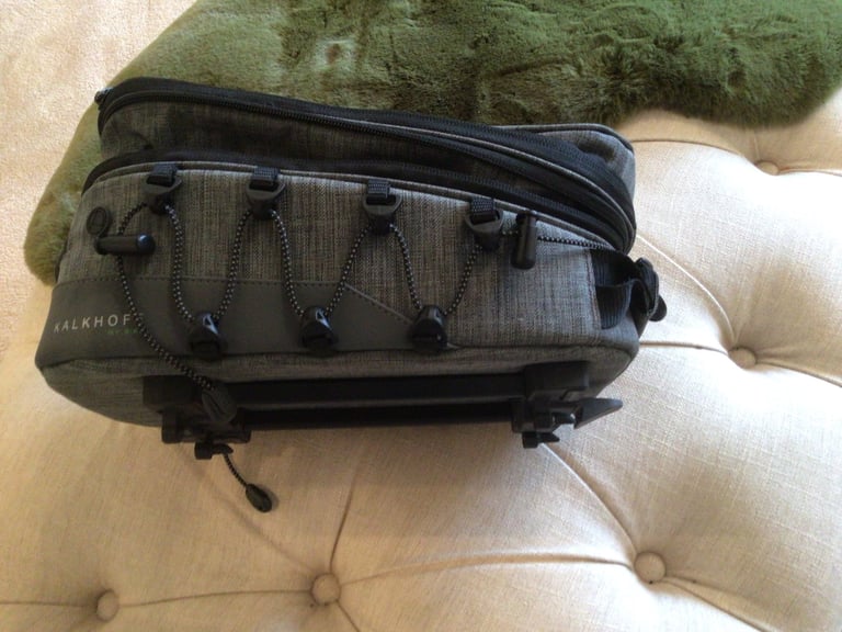Bike Rear Rack Bag. Kalkhoff Onbag. Top Quality Item. With ‘Racktime’ Quick Fastener. New & Unused.