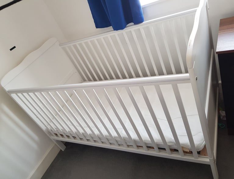 Baby Cot Bed by Harriet Bee with Mamas & Papas Mattress