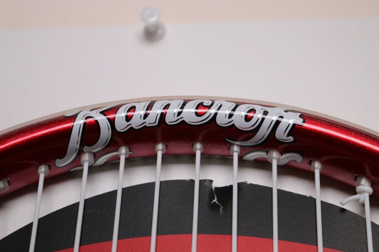 Bancroft tennis racquet for junior carbon frame SL0 never used 26 inch 227g
