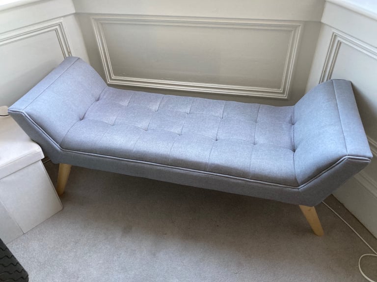 image for Window seat / chaise lounge