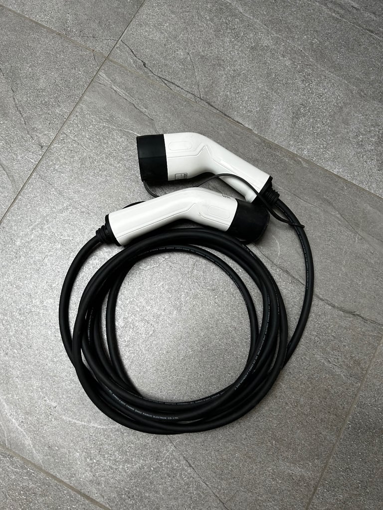 EV Type 2 Charging Cable for PHEV 3.7kw 5m length