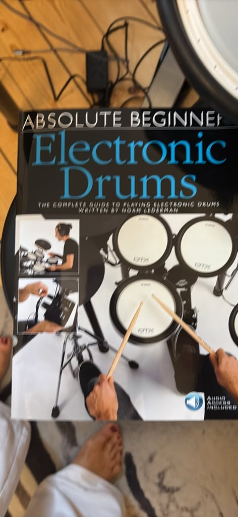 Roland TD-E1 Electric Drum Kit with DAP-3X Accessory Kit Collection Only