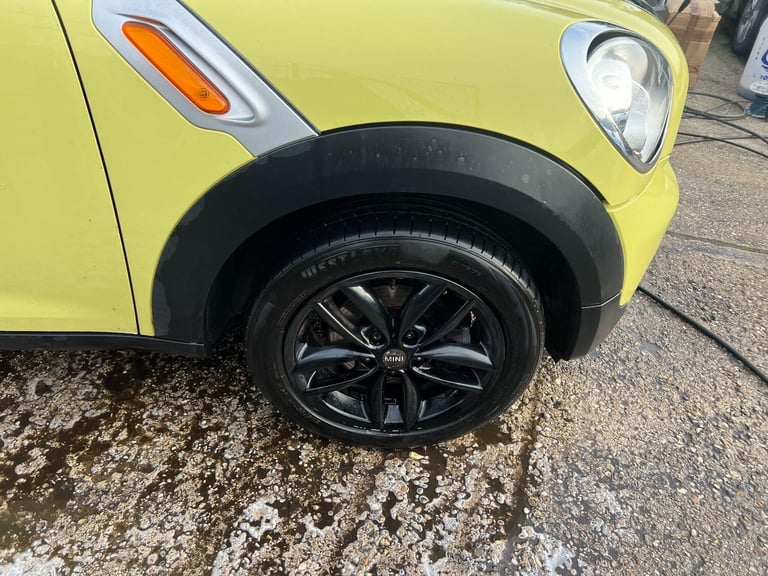 2011 MINI Countryman 1.6 One Euro 5 (s/s) 5dr HATCHBACK Petrol Manual