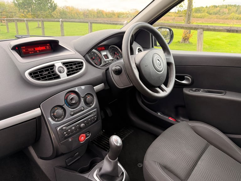 2011 Renault Clio i music 1.2 low mileage 59,000 miles - Image 9