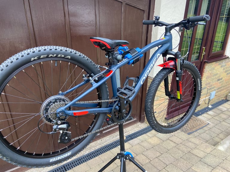 Share Orbea MX 24 XC Kids Mountain Bike – 24” Wheels, Shimano Altus 7-Speed.