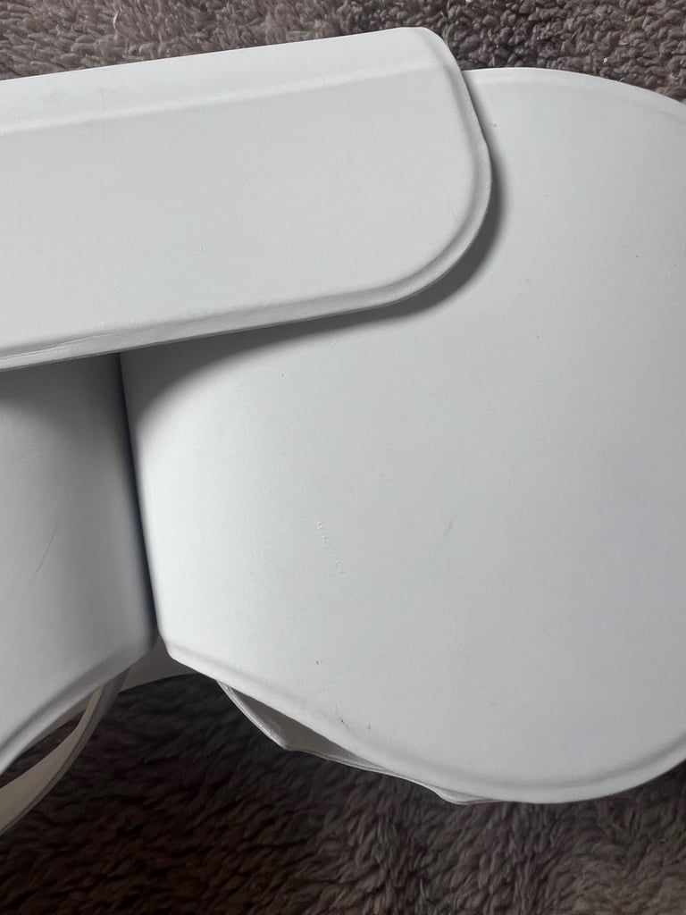 Apple AirPod Max Silver ~ Lightning charger ~ Lightly Used