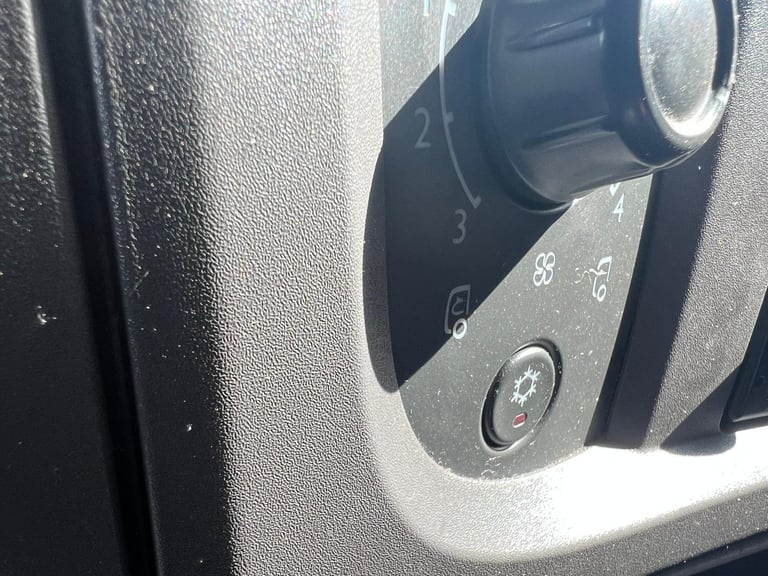 DAF TRUCKS LF 280 18 TONNE FRIDGE U/FLOOR LIFT 