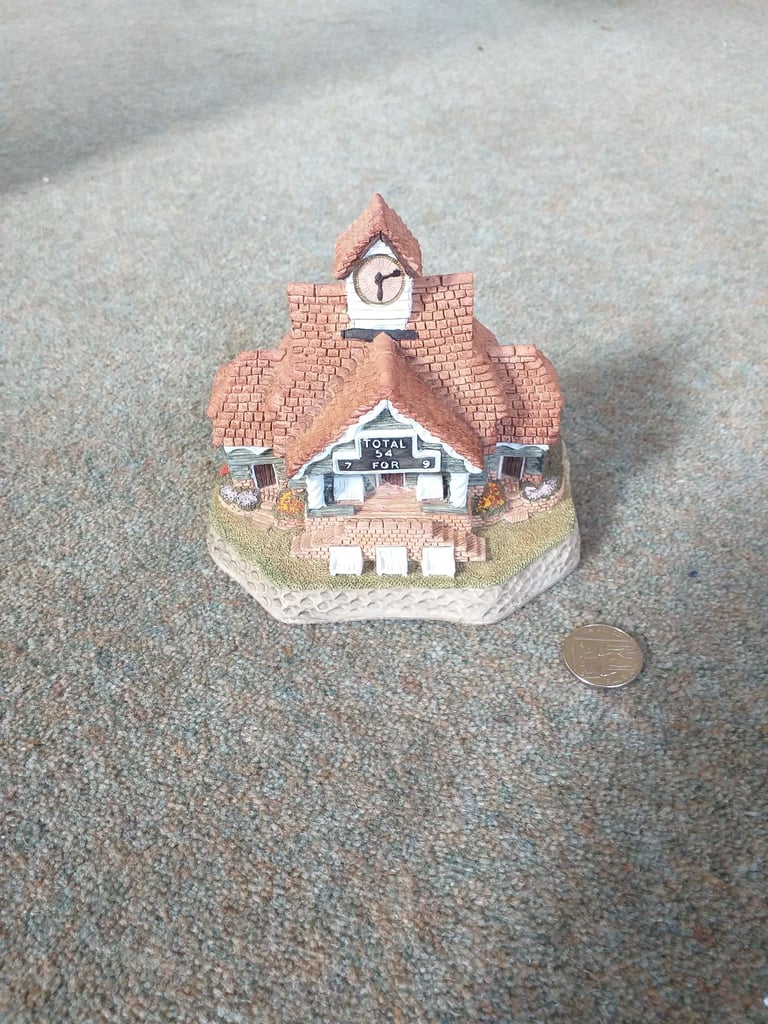 image for David Winter Cottages - The Pavilion (collectors piece No.4)
