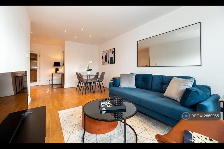 2 bedroom flat in Warren House, London, W14 (2 bed) (#2669985)