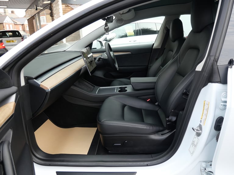 2022 Tesla Model 3 Standard Range Plus Electric Auto RWD (241 bhp) 4dr Electric