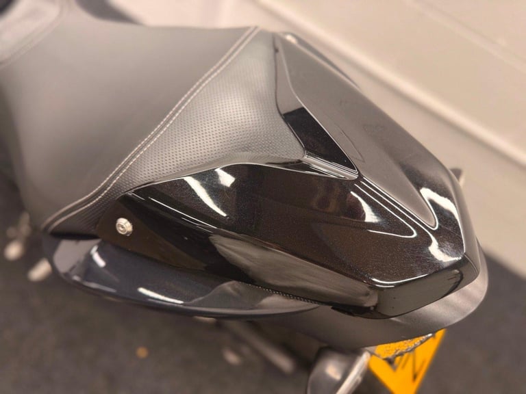 Triumph Speed Triple 1050 ** Nice Condition - 1 Owner - Warranty **