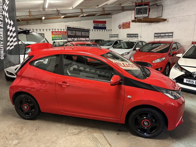 TOYOTA AYGO 1.0 VVT-i x-play 2016