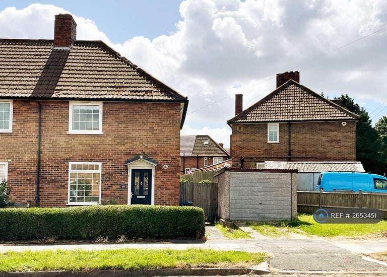 image for 3 bedroom house in Abbotsbury Road, Morden, SM4 (3 bed) (#2653451)