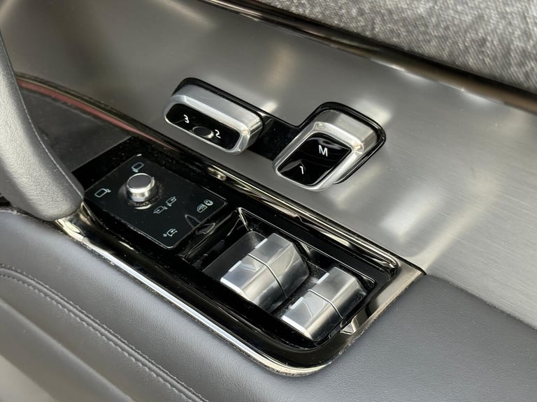 2023 Land Rover Range Rover Sport 3.0 D300 MHEV Dynamic SE SUV 5dr Diesel Auto 4WD Euro 6 (s/s) (...