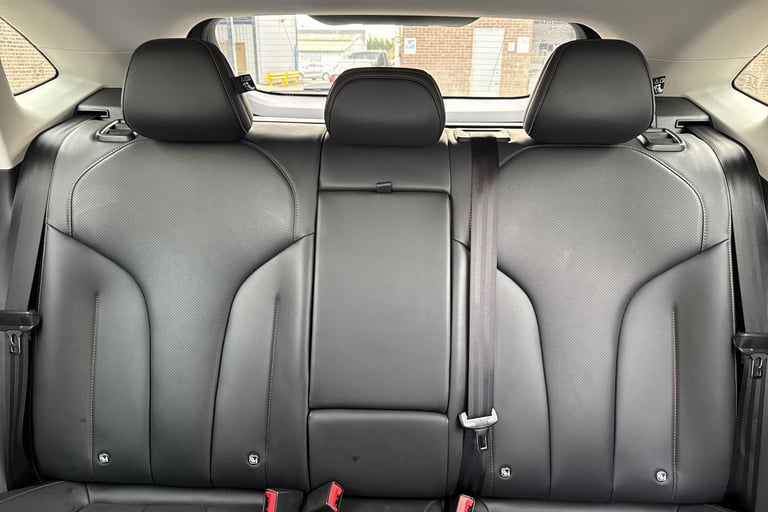 2025 MG MG HS 106287 Hatchback Petrol Automatic