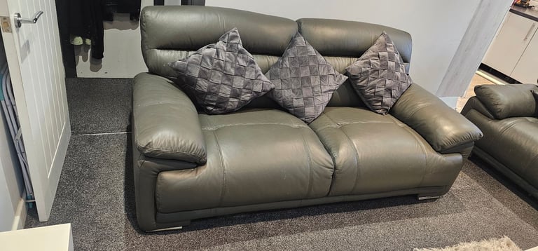 Sofa big 3 seater and 2 seater best for quality and money still like new