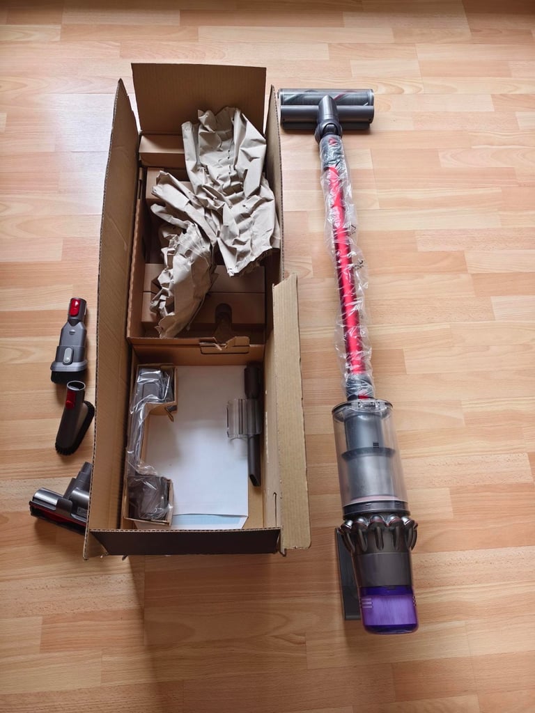 image for Dyson V11 Cordless Vacuum Cleaner with box and accessories