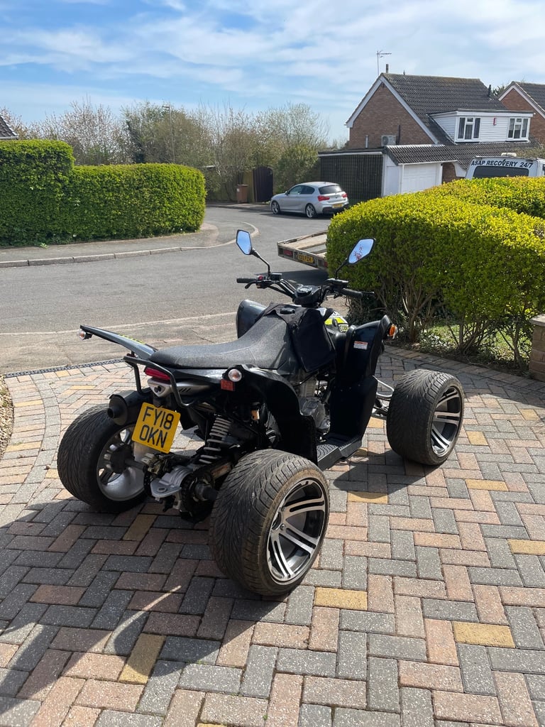ROAD LEGAL Quad Bike Aeon Cobra 400