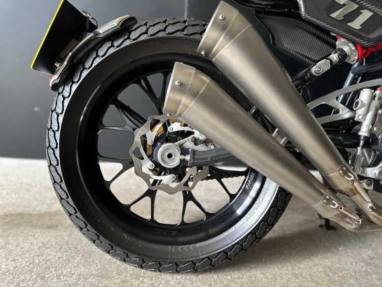 STUNNING LOW MILEAGE 2019/69 CCM SPITFIRE FLAT TRACKER