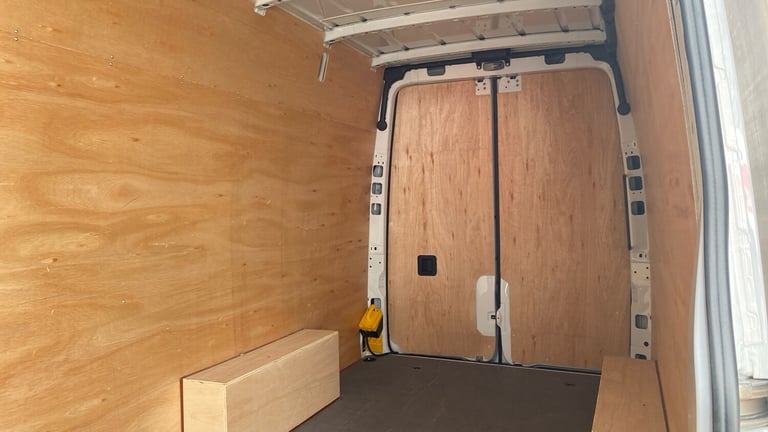 2025 Mercedes-Benz Sprinter 100kW 113kWh Pro Van Auto PANEL VAN ELECTRIC Automatic