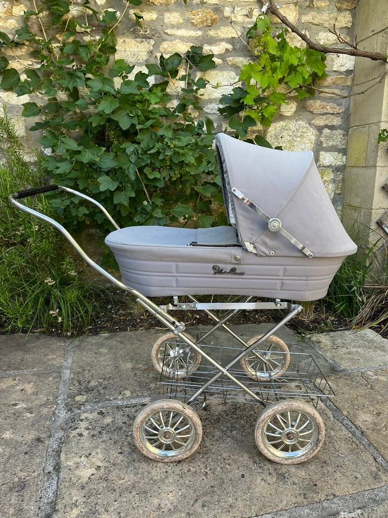 Silver Cross dolls pram