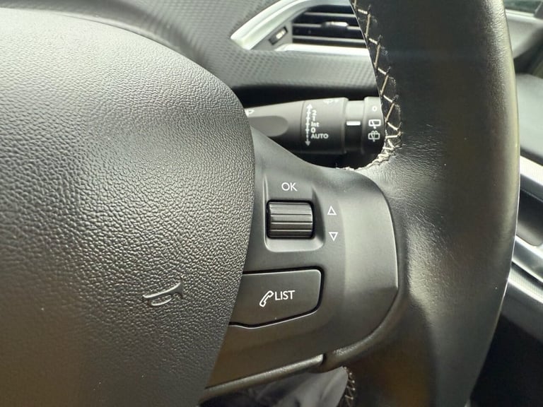 2019 Peugeot 2008 1.2 PureTech Allure Premium SUV 5dr Petrol Manual Euro 6 (s/s) (82 ps) HATCHBAC...
