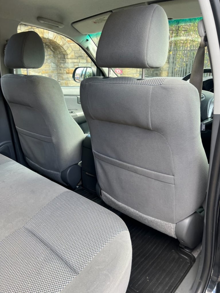 2013 Toyota Hilux 3.0 D-4D Invincible Pickup Double Cab 4dr Diesel Manual 4WD Euro 5 (171 ps) PIC...
