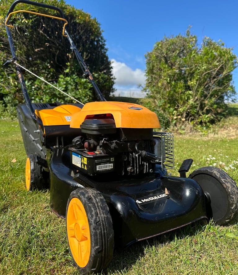 McCulloch petrol Briggs engine lawnmower excellent cond. serviced sharpened 16”cut mower