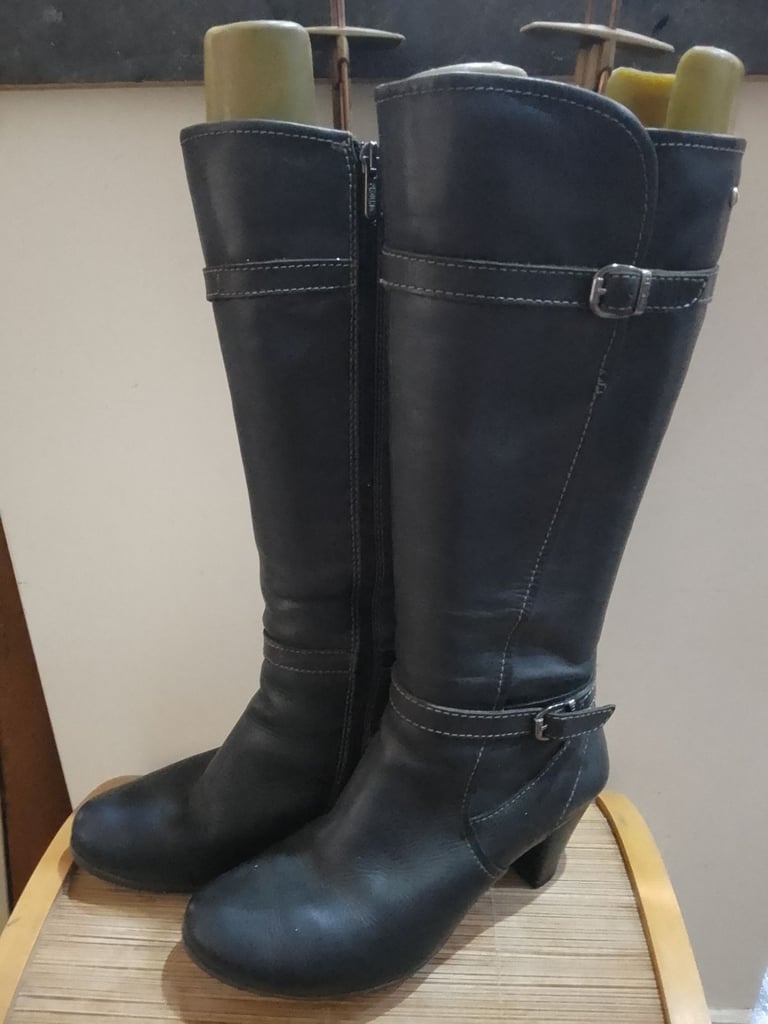 Pikolinos long black leather boots size 5