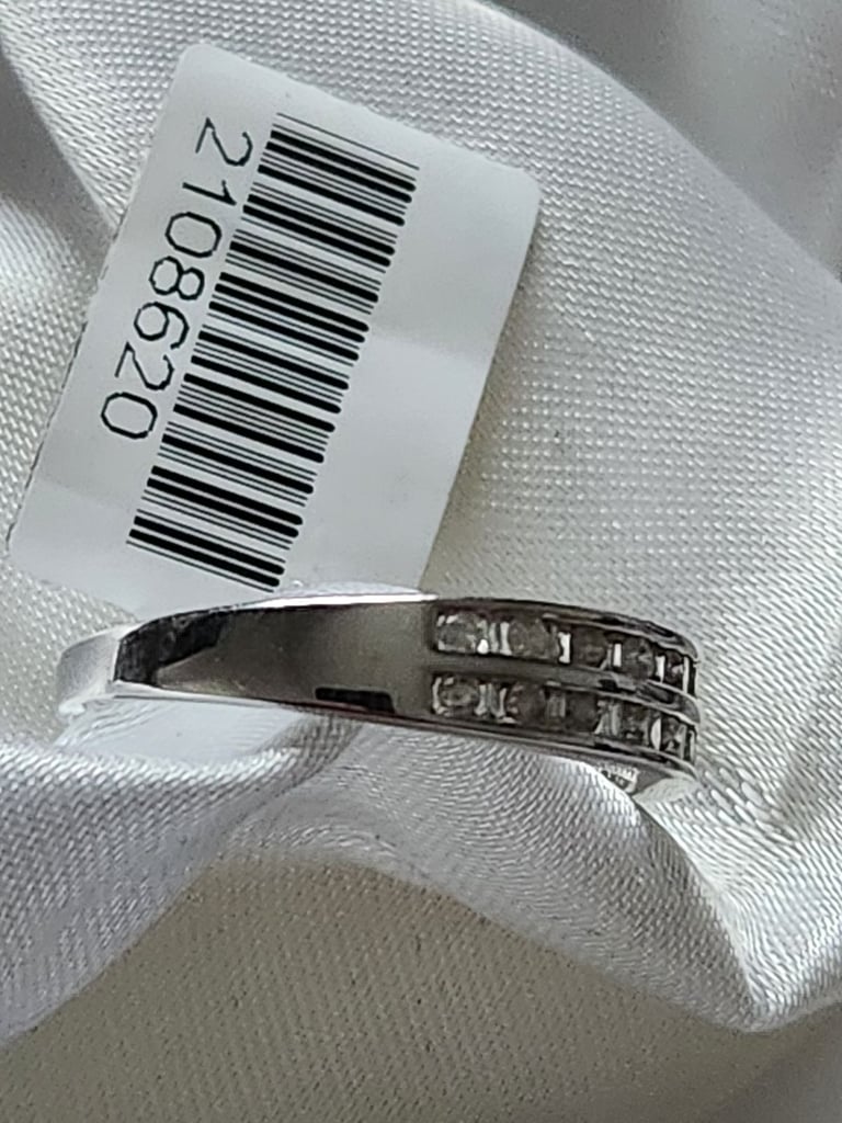 BRAND NEW 9CT White Gold Ring Size M 32 Diamonds half Eternity Ring SGL Certification 