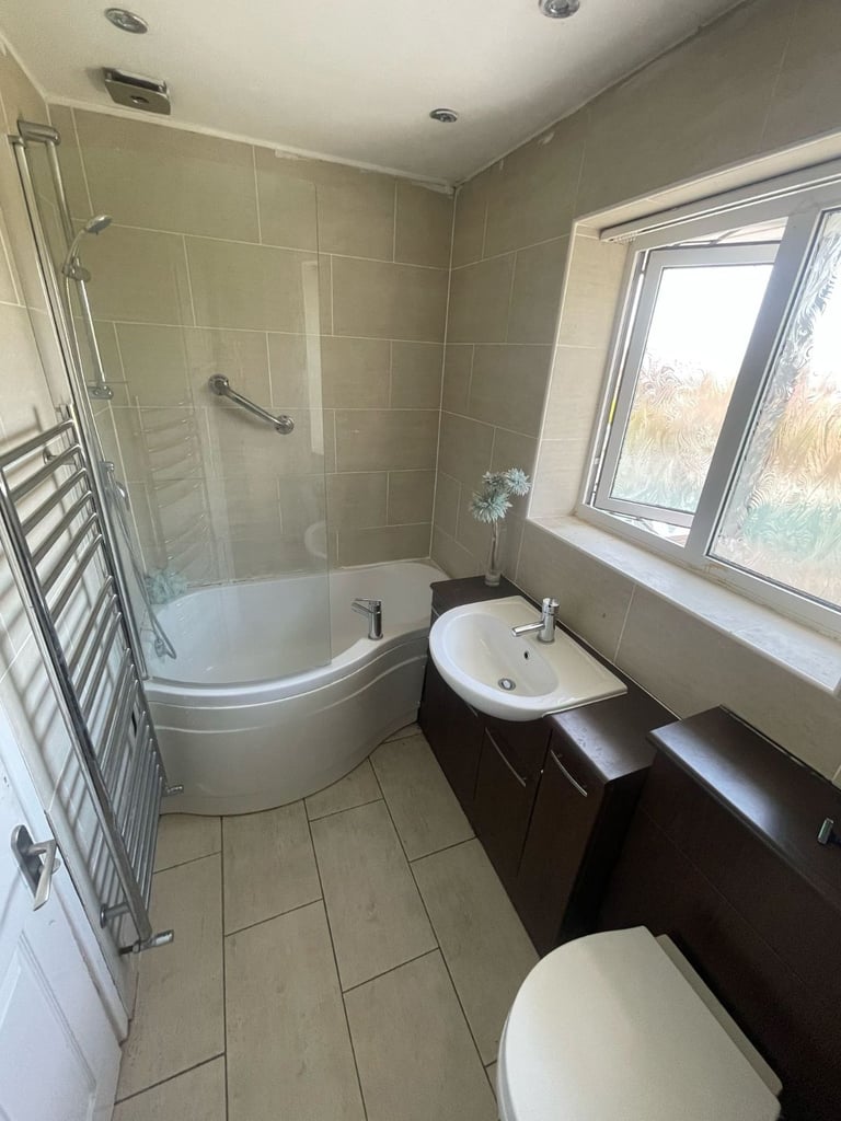 ⚡️ Power Move! Furnished Shared Rooms in Central B'ham – Zero Deposit.
