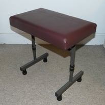 Foot stool, with height adjustment
