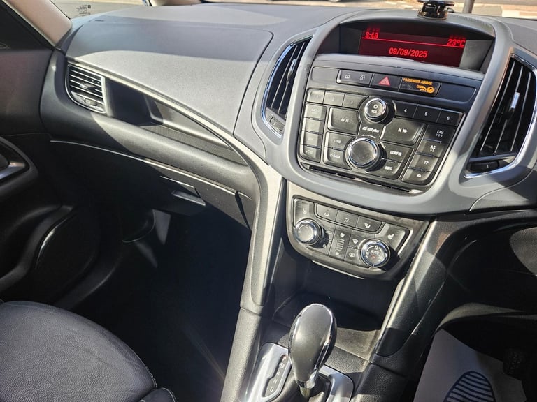 Vauxhall Zafira 2.0CDTi elite Tourer automatic 7 seater 