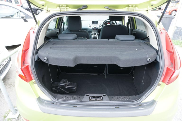 2010 Ford Fiesta 1.6 Titanium 5dr HATCHBACK Petrol Manual