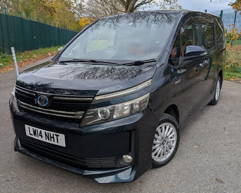 2014 TOYOTA VOXY 1.8 HYBRID | HACKNEY CARRIAGE | MOT | GREAT CONDITION INSIDE & OUT | REVERSE CAM