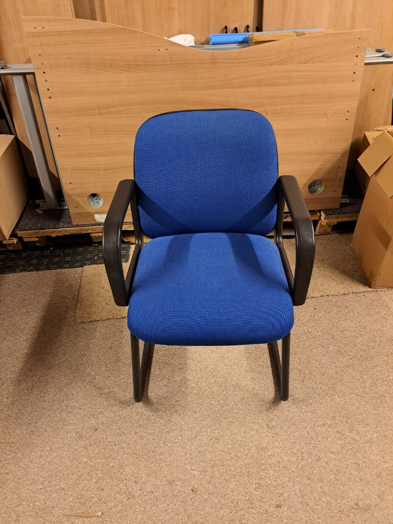 VISITORS ARM CHAIR IN BLUE FABRIC