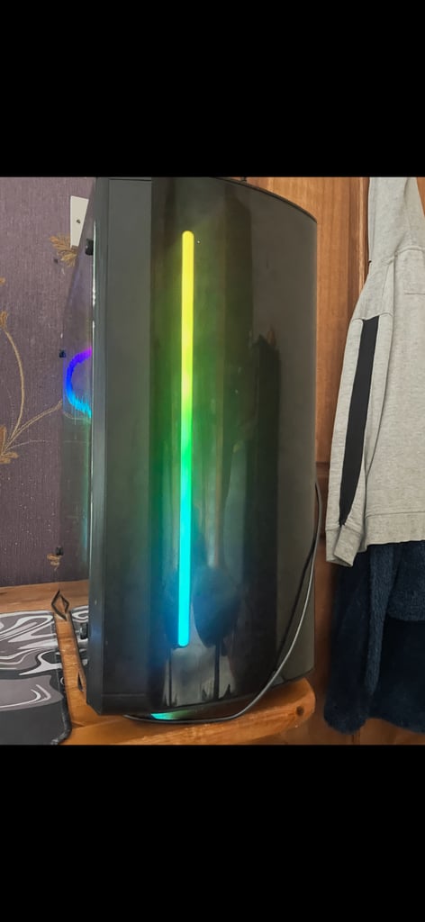 Selling gaming pc and monitor