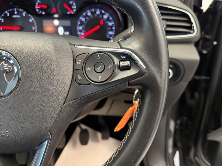 2018 Vauxhall Grandland X 1.2 Turbo SE Euro 6 (s/s) 5dr HATCHBACK Petrol Manual