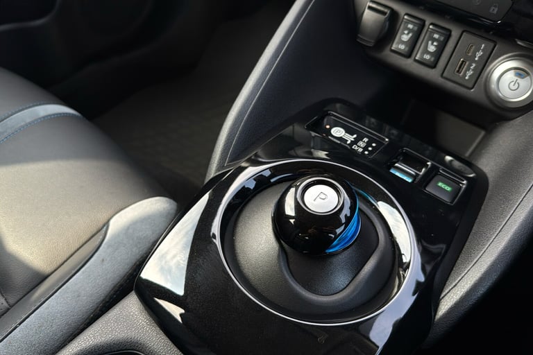  Nissan Leaf 40kwh Tekna Hatchback 5dr Electric Auto 150 Ps Electric