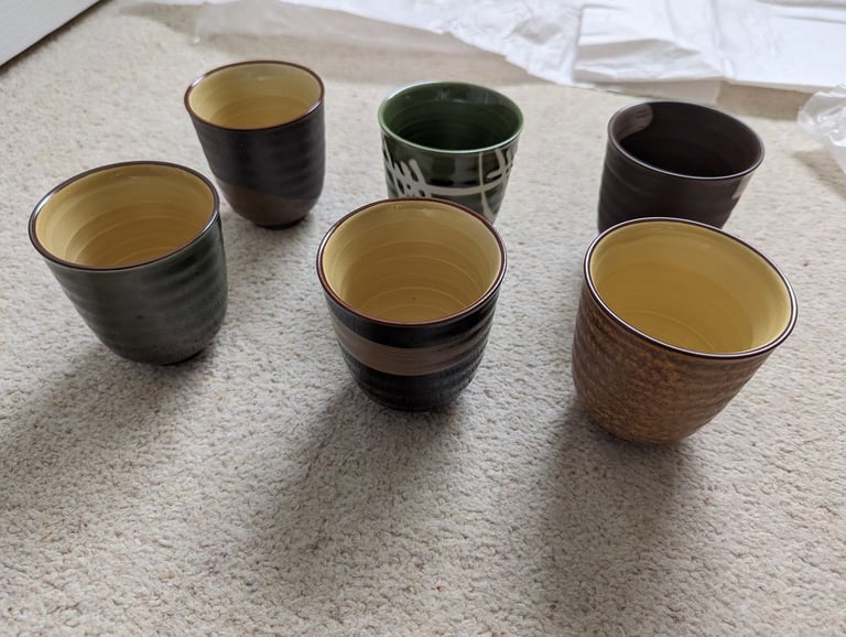 Chinese Style Tea Cup set of 6 without handle in a new condition in box