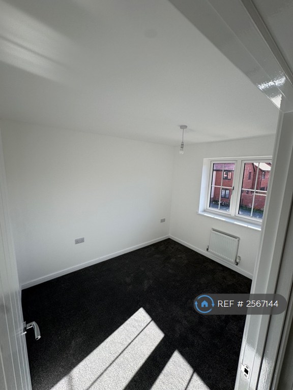 3 bedroom house in Burdock Way, Daventry, NN11 (3 bed) (#2567144)