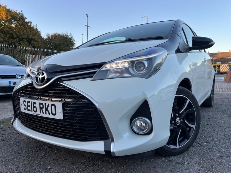 2016 Toyota Yaris 1.33 VVT-i Design 5dr HATCHBACK Petrol Manual