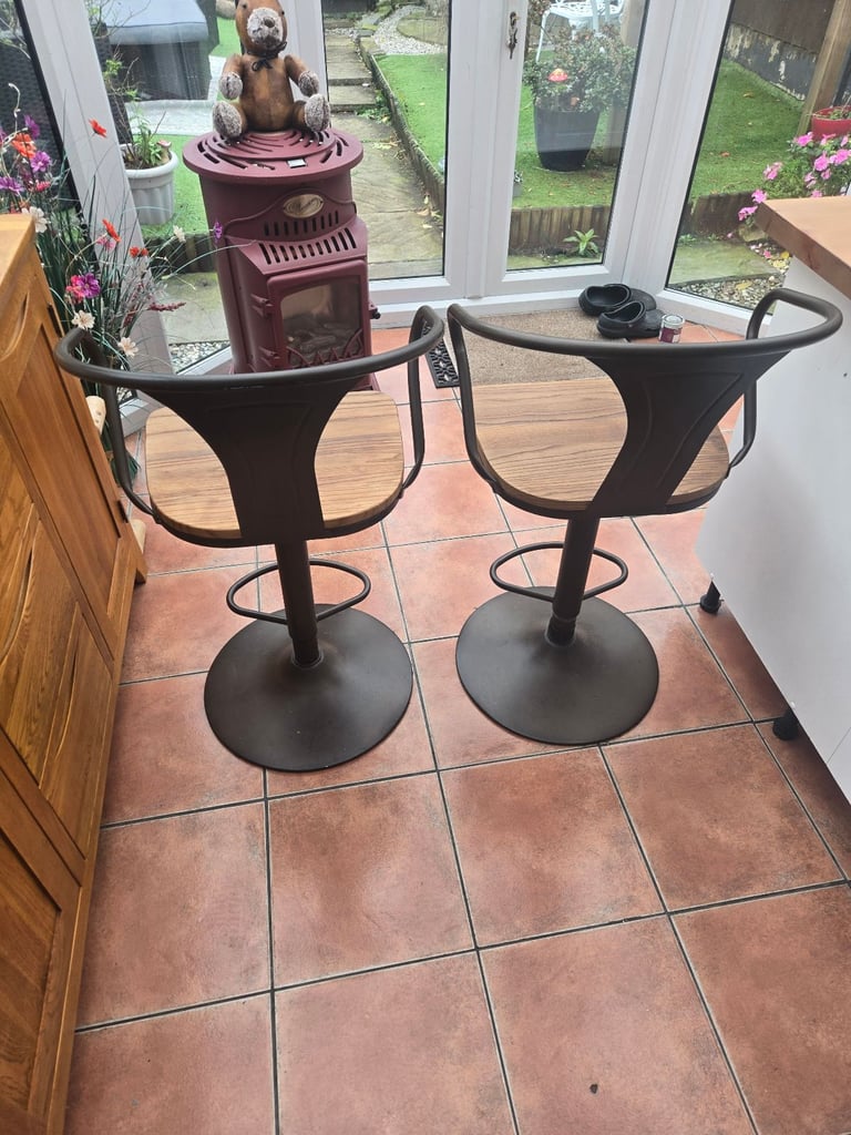 Kitchen bar stools pair