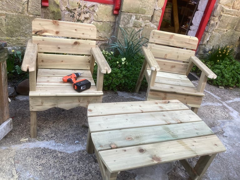 Garden furniture to enhance your garden 