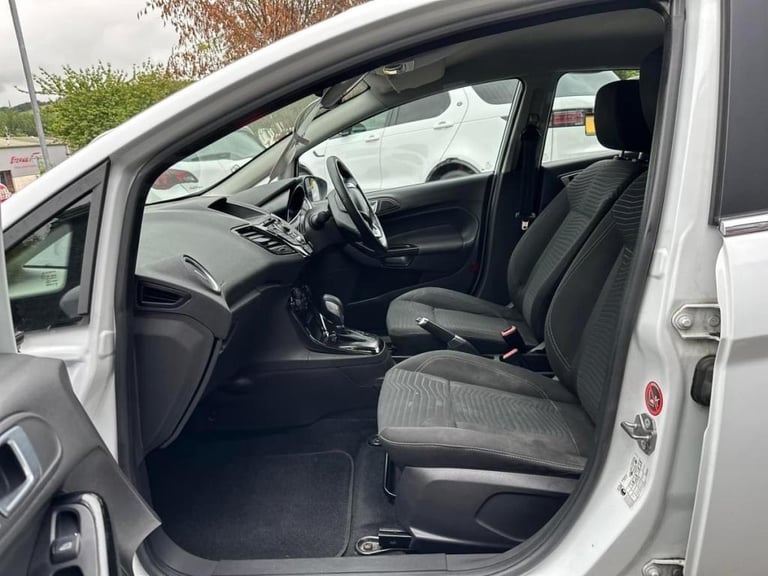 2013 (63) FORD FIESTA 1.6 ZETEC 5DR Semi Automatic
