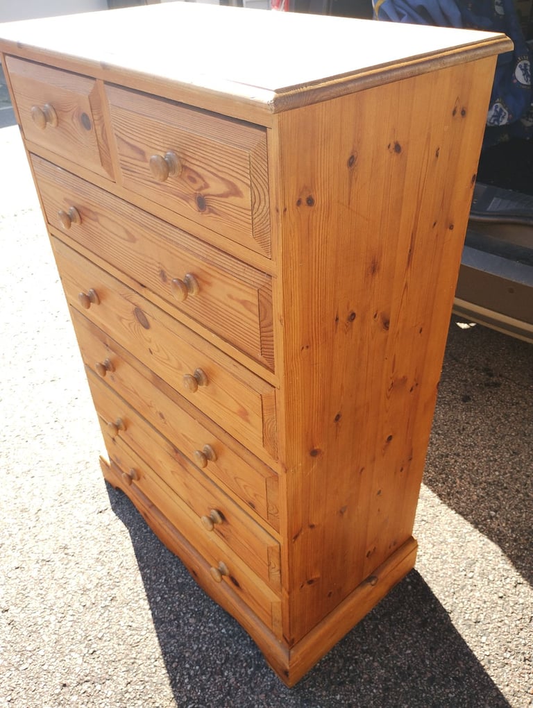 Chest of drawers 