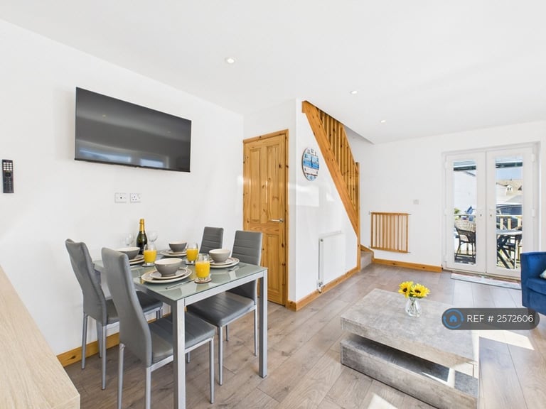 2 bedroom house in Surf View, Newquay, TR7 (2 bed) (#2572606)