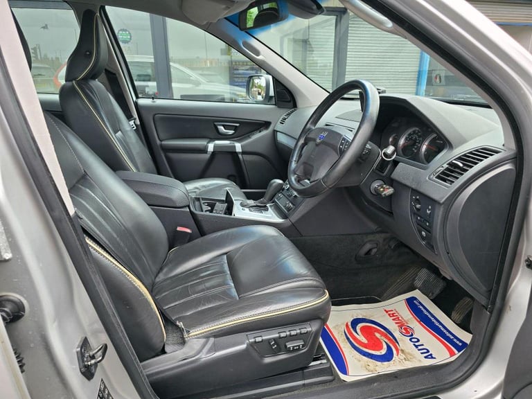 Volvo XC90 2.4 D5 SE Lux Geartronic 4WD Euro 5 5dr Diesel