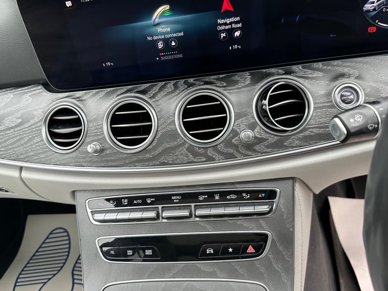 2021 Mercedes-Benz E Class 2.0 E300de 13.5kWh AMG Line Night Edition (Premium Plus) G-Tronic+ Eur...